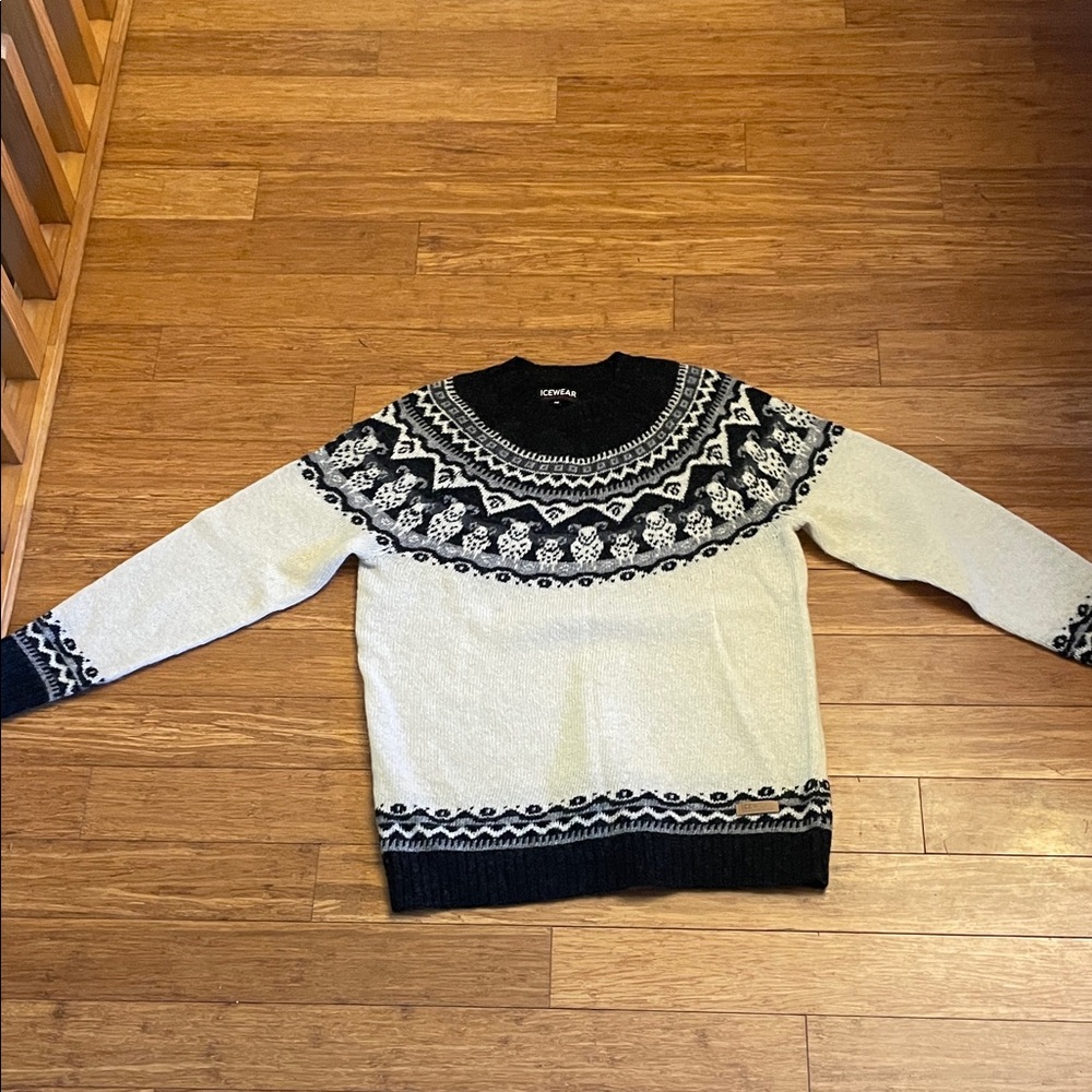 Icewear 100% Wool Sweater